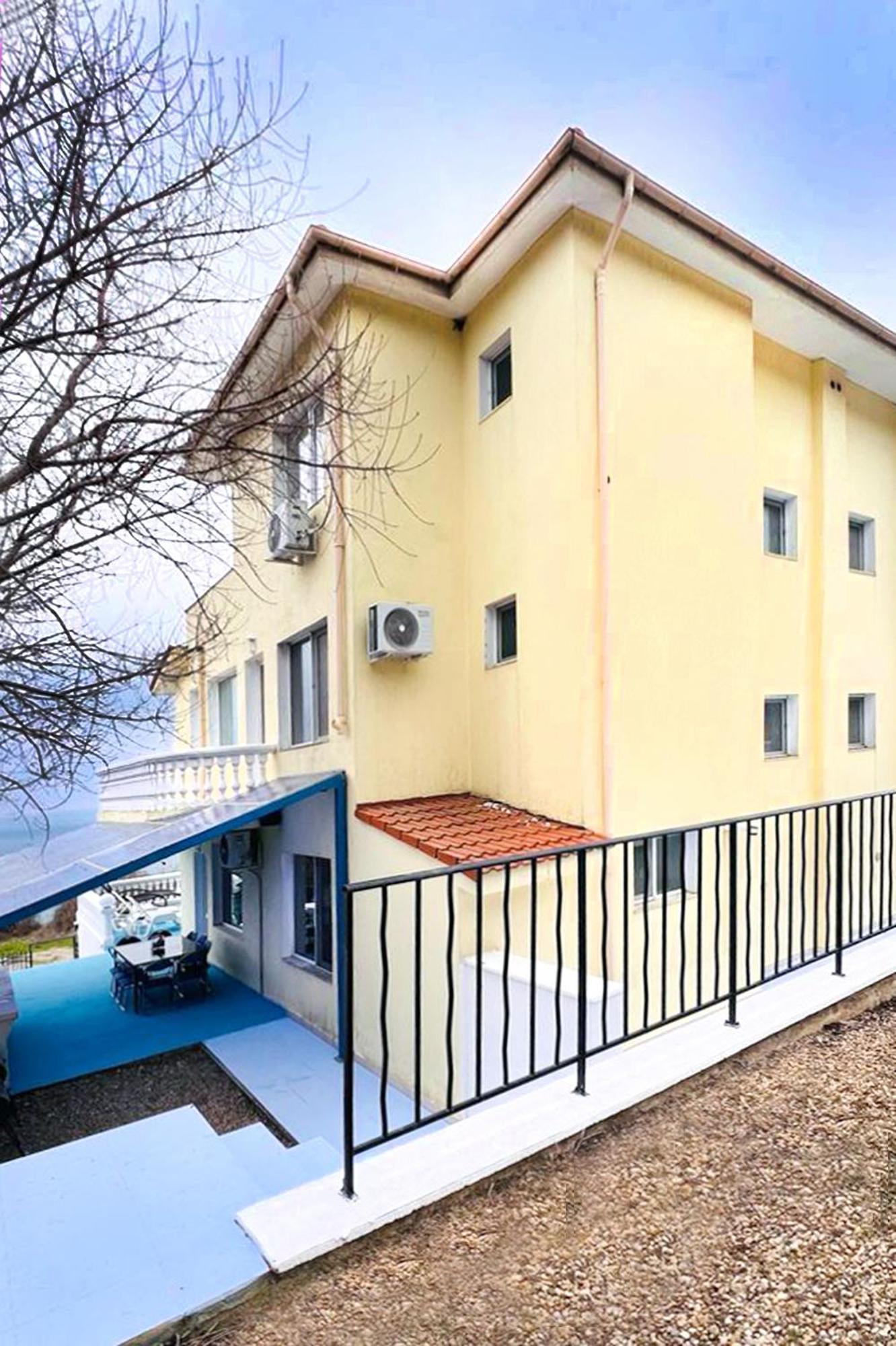 Villa Sorento Italian Neoclassica Balcsik Kültér fotó