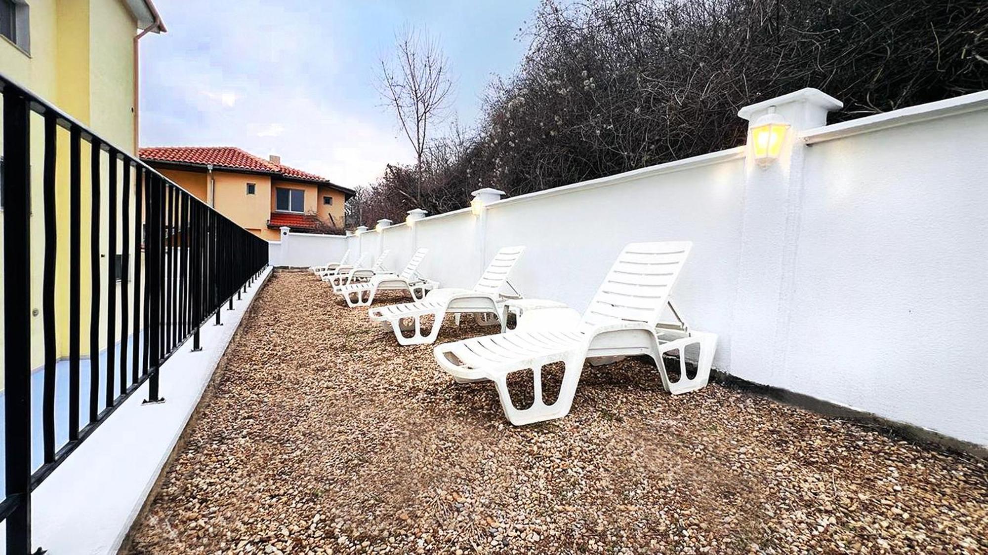Villa Sorento Italian Neoclassica Balcsik Kültér fotó